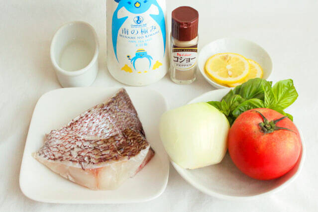 【フライパンは「蒸し」が得意】ズボラおしゃれな「鯛の南仏風ホイル蒸し」作ってみた！なんだこの甘さは!?