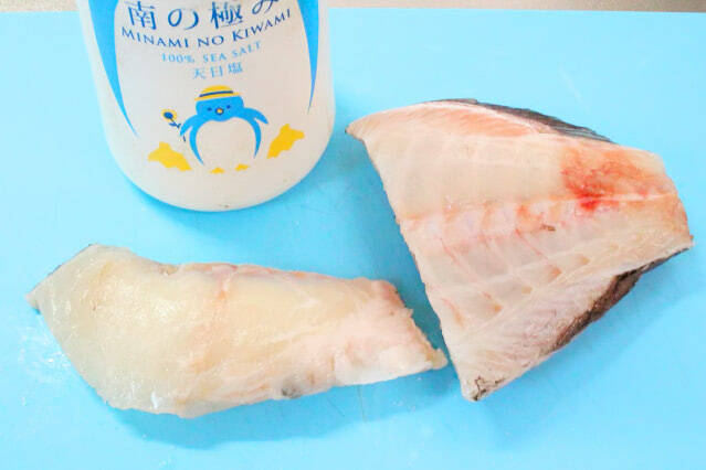 【フライパンは「蒸し」が得意】ズボラおしゃれな「鯛の南仏風ホイル蒸し」作ってみた！なんだこの甘さは!?