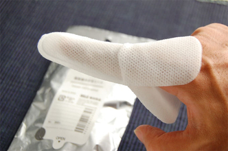 【シン・防災グッズ】え、歯ブラシは要らない⁉「指型歯磨きシート」で歯磨きしてみた♪スースー清涼感♡