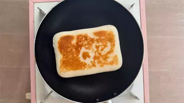 「【10分で米粉パン完成】レンジで「米粉の食パントースト風」ができる！サクもち神食感♡【元パティシエ直伝】」の画像