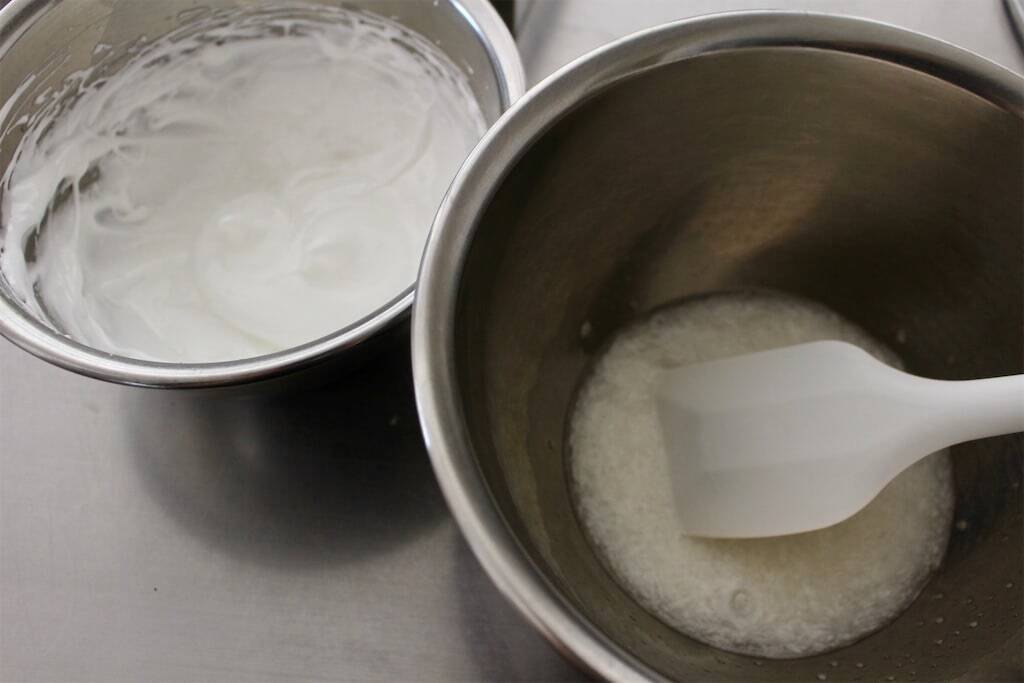 一見普通の抹茶ケーキ…でも実は鹿児島銘菓「かるかん」!?米粉＆長芋でしっとりもっちり♡【農家直伝】