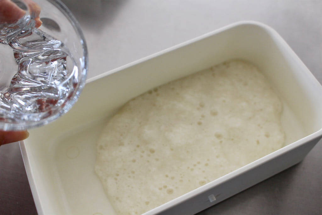 一見普通の抹茶ケーキ…でも実は鹿児島銘菓「かるかん」!?米粉＆長芋でしっとりもっちり♡【農家直伝】