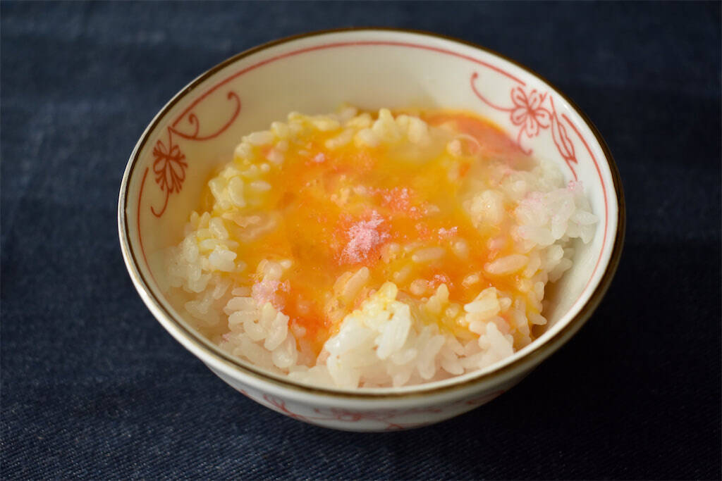 【TKGアレンジ】「え、桜でんぶ⁉」ほんのり桜色の“卵かけご飯”がやさしい甘さ～♡昭和チック～♪