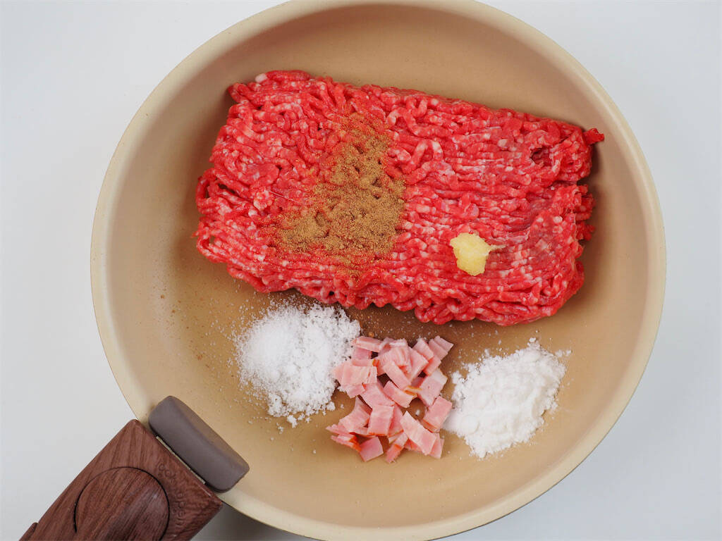 【SNSで大バズり】包丁いらずで超時短「バター酒蒸しハンバーグ」作ってみた！ふわふわの秘密は牛乳!?