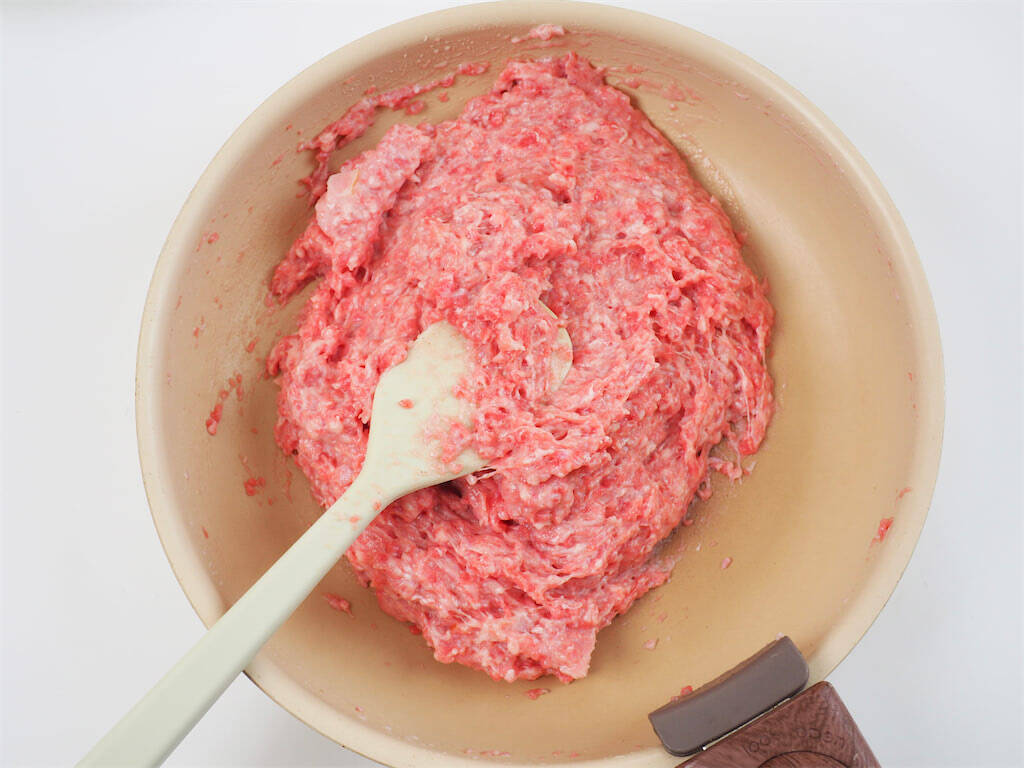 【SNSで大バズり】包丁いらずで超時短「バター酒蒸しハンバーグ」作ってみた！ふわふわの秘密は牛乳!?