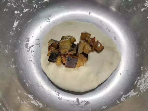 「【絶品！郷土メシ】長野県の超メジャー郷土料理「おやき」作ってみた！思い出のなすみそ味再現なるか!?」の画像