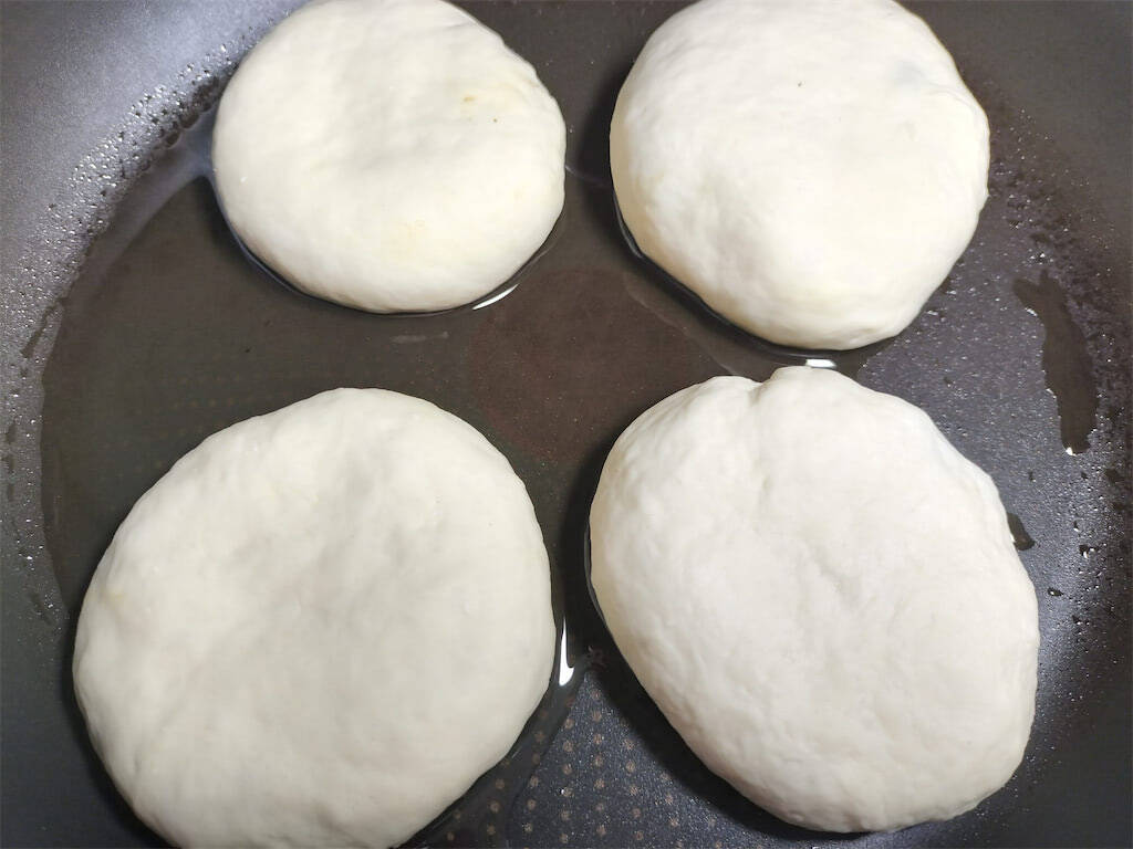 【絶品！郷土メシ】長野県の超メジャー郷土料理「おやき」作ってみた！思い出のなすみそ味再現なるか!?