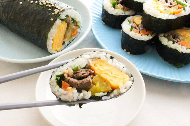 【巻きす不要のり巻き】韓国のヤミツキ巻き寿司「キンパ」作ってみた！たっぷりプルコギは焼肉のたれでOK♪