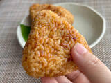 「【焼きおにぎりの作り方“革新”】炊飯器で味つけ完了せよ！焼くときは“塗らない”ラクうまレシピに挑戦だ！」の画像11