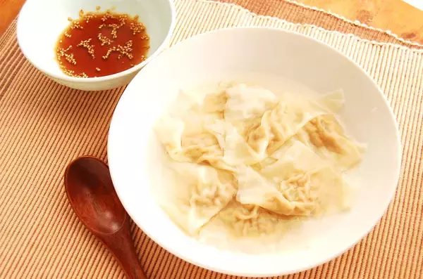 「【のどに優しい10分レシピ】とぅるん♪と食べやすい「ワンタンスープ」作ってみた！【管理栄養士直伝】」の画像