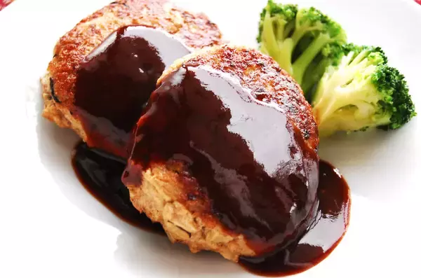 「【食物繊維もかさも増し増し】おからとひじきで「極ヘルシーハンバーグ」焼いてみた！カリッとジューシーで完璧」の画像