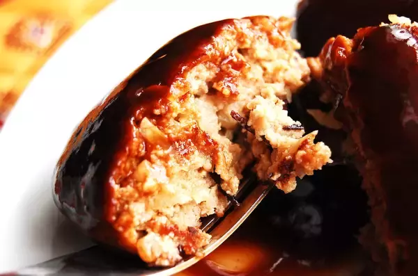 「【食物繊維もかさも増し増し】おからとひじきで「極ヘルシーハンバーグ」焼いてみた！カリッとジューシーで完璧」の画像