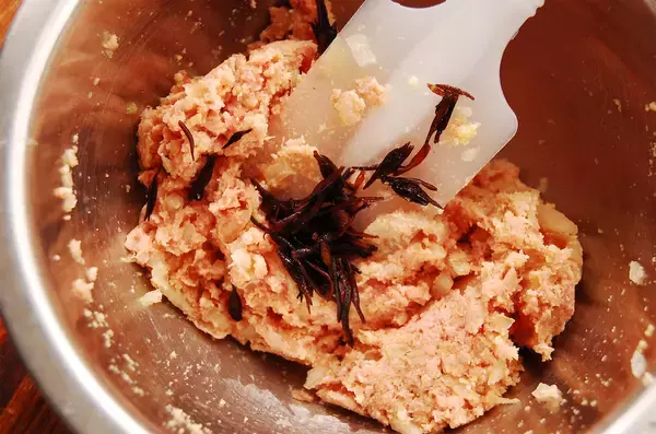 「【食物繊維もかさも増し増し】おからとひじきで「極ヘルシーハンバーグ」焼いてみた！カリッとジューシーで完璧」の画像