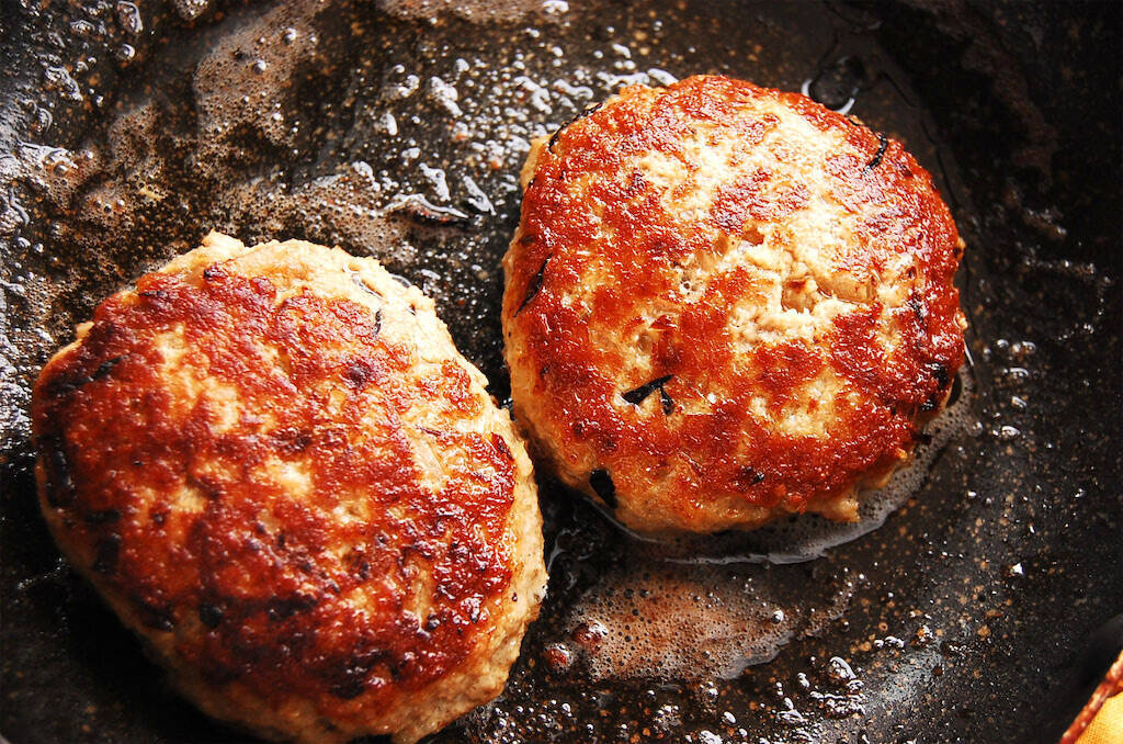 【食物繊維もかさも増し増し】おからとひじきで「極ヘルシーハンバーグ」焼いてみた！カリッとジューシーで完璧