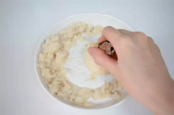 「【れんこんはすりおろすと激変】ふっくらモチモチ「れんこんチヂミ」作ってみた♪キムチとチーズの旨味爆発!!」の画像