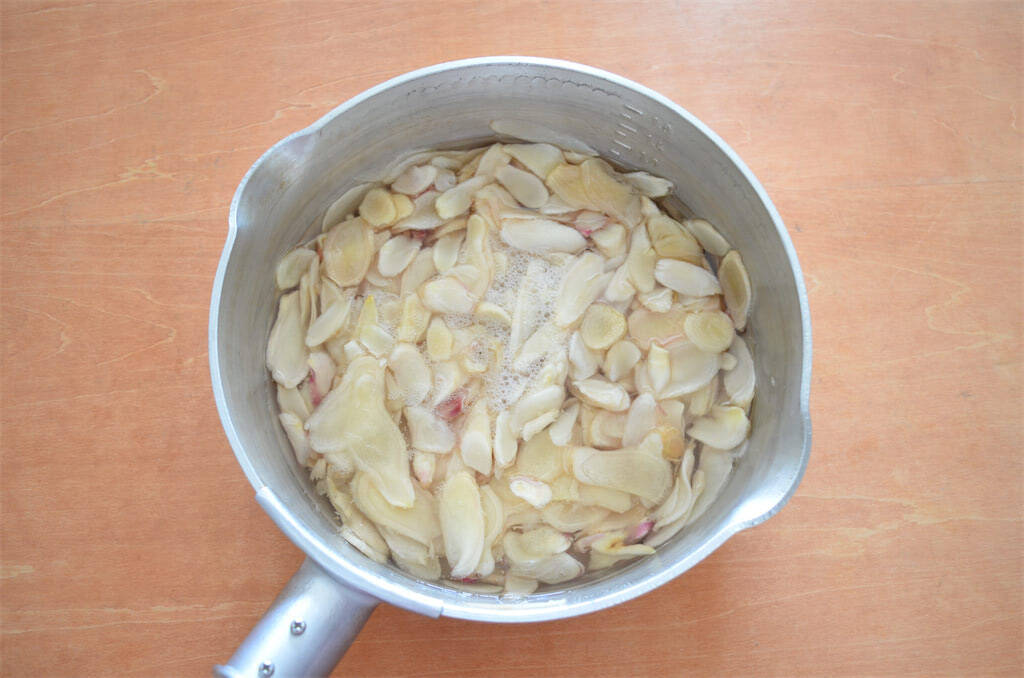 【新しょうがの一石二鳥レシピ】煮詰めたシロップで「ジンジャーエール」作ってみた♪「佃煮」にしてご飯も堪能♡