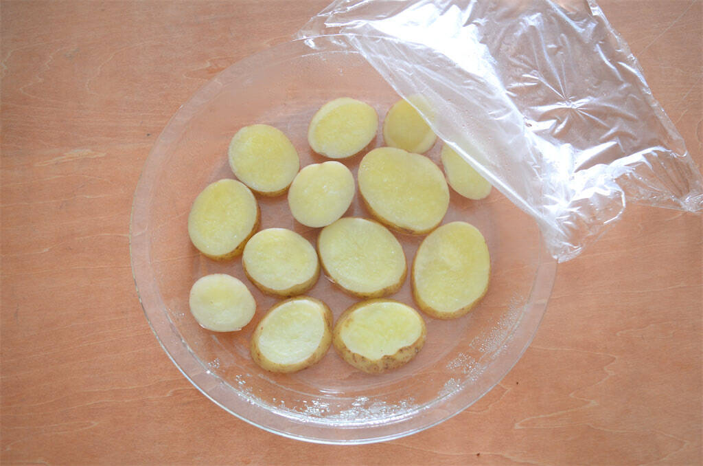 【アメリカンドッグは手作りすべし】蒸しパンミックスで甘ジューシー！歓声上がる「夏野菜ドッグ」作ってみた♪