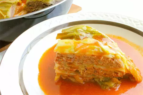 【巻かないロールキャベツ】フライパンで重ねて煮るだけ！トマトジュースで洋食屋さんの味になった話