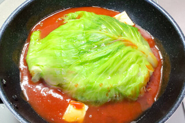 【巻かないロールキャベツ】フライパンで重ねて煮るだけ！トマトジュースで洋食屋さんの味になった話