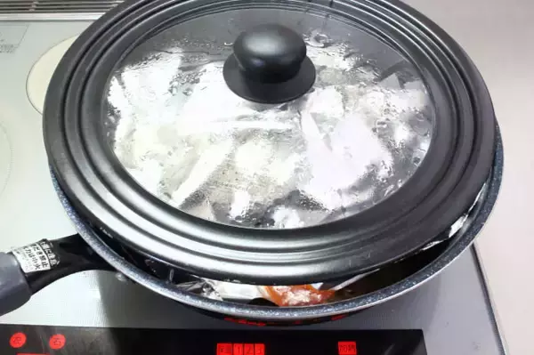 「【巻かないロールキャベツ】フライパンで重ねて煮るだけ！トマトジュースで洋食屋さんの味になった話」の画像