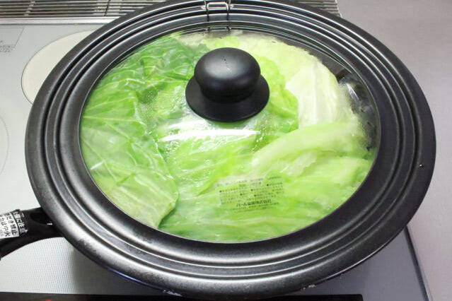 【巻かないロールキャベツ】フライパンで重ねて煮るだけ！トマトジュースで洋食屋さんの味になった話