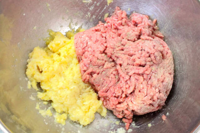 【巻かないロールキャベツ】フライパンで重ねて煮るだけ！トマトジュースで洋食屋さんの味になった話