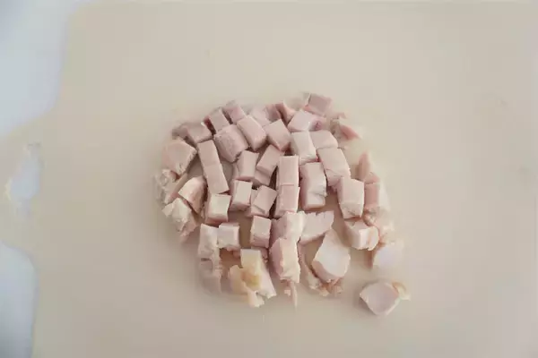 「【カット野菜に混ぜるだけ】タイパも栄養も最強♪フジッコの蒸し大豆で「ごちそうサラダ」2種作ってみた！」の画像