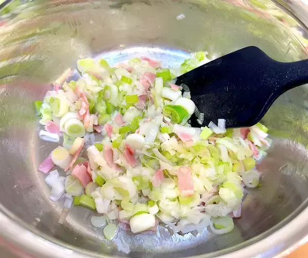 「【農家直伝】白ねぎ3本とろけてトロットロ♪「濃厚ミルクスープ」作ってみた！アツアツ甘々でなめらか～♡」の画像