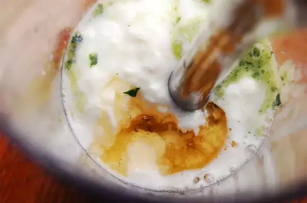 「【小松菜×バナナで栄養ドリンク完成】食欲ない日の元気チャージにスムージー作ってみた！むしろ毎日これがいい♪」の画像