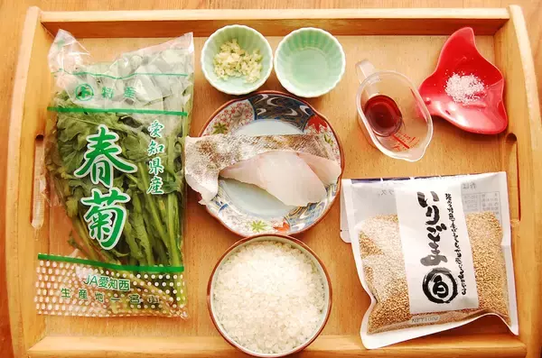 「【タラのダシ濃厚♡】切り身のせて炊くだけ「タラの炊き込みご飯」作ってみた♪生臭くない！旨味半端ない!!」の画像