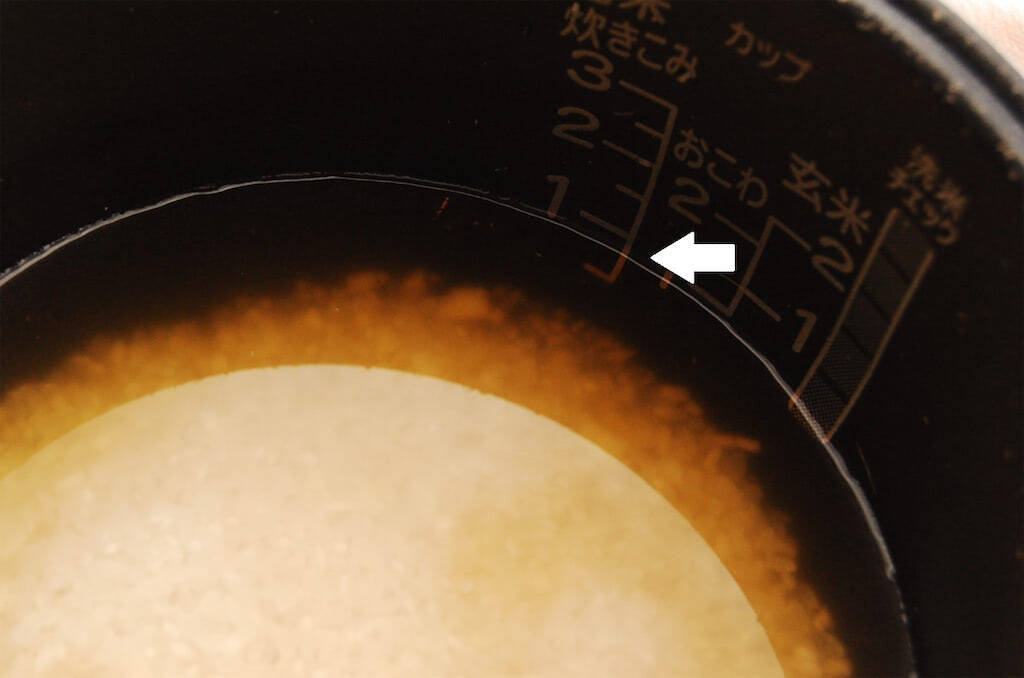 【タラのダシ濃厚♡】切り身のせて炊くだけ「タラの炊き込みご飯」作ってみた♪生臭くない！旨味半端ない!!