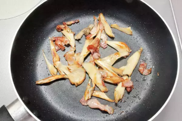 「【旬のきのこを贅沢に4種も使えば…】絶対旨いやん♡素材のピュアな味わい「きのこのポタージュ」作ろう」の画像