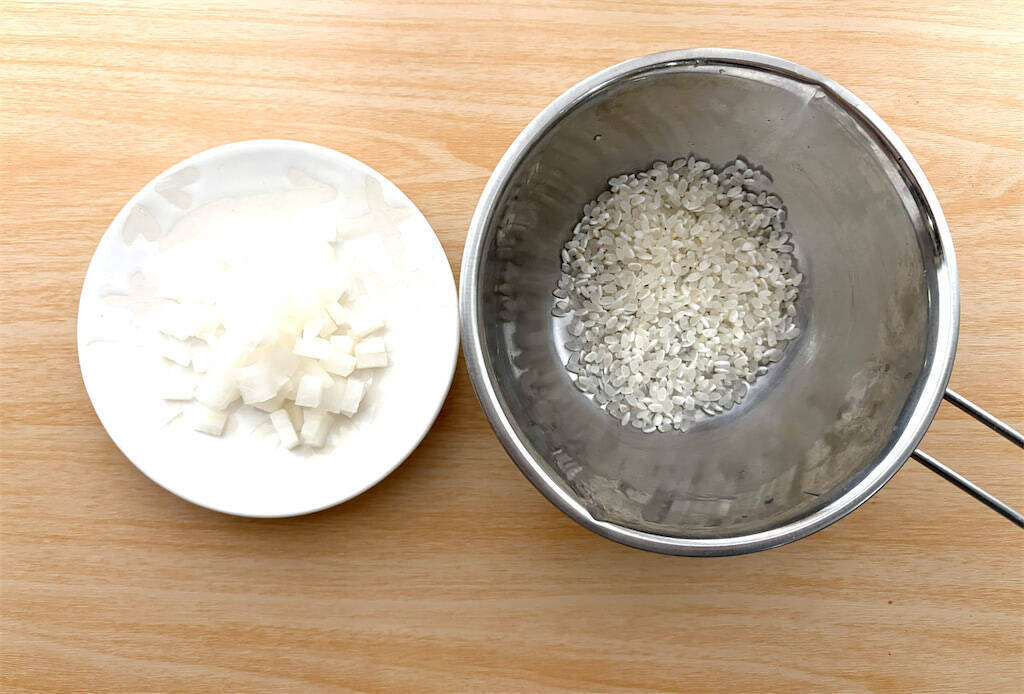 【風邪引きはじめにはコレ】のど痛…発熱…よし「大根と梅干しのお粥」作ろう！サイコロ大根がトロンと優しい♪