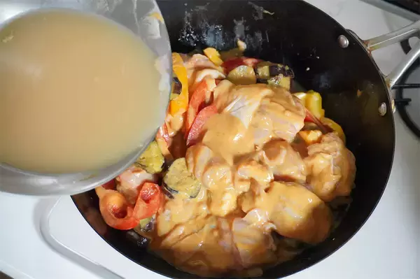 「【ルウなしでこのコク!?】ヨーグルトで煮込む本格「夏野菜たっぷりカレー」作ってみた！とろ旨なすが主役級♪」の画像