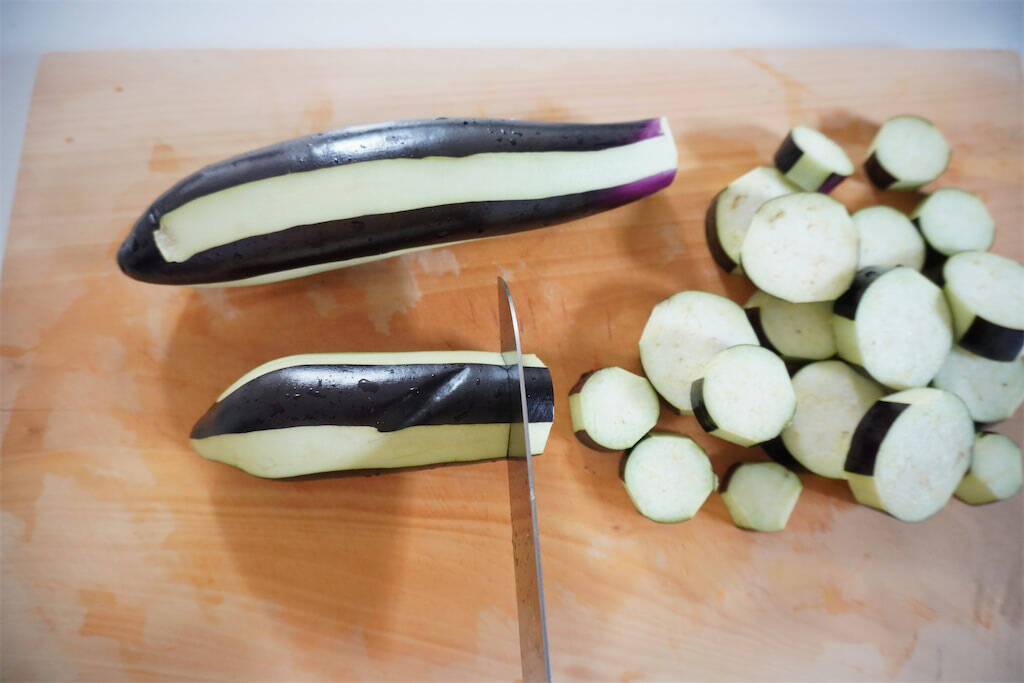 【ルウなしでこのコク!?】ヨーグルトで煮込む本格「夏野菜たっぷりカレー」作ってみた！とろ旨なすが主役級♪