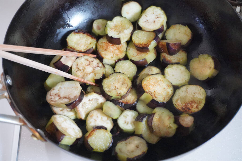 【ルウなしでこのコク!?】ヨーグルトで煮込む本格「夏野菜たっぷりカレー」作ってみた！とろ旨なすが主役級♪