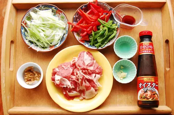 「【管理栄養士直伝の養生レシピ】10分で完成♪冷えと疲れは「牛肉とパプリカの中華炒め」でおいしく撃退しない？」の画像