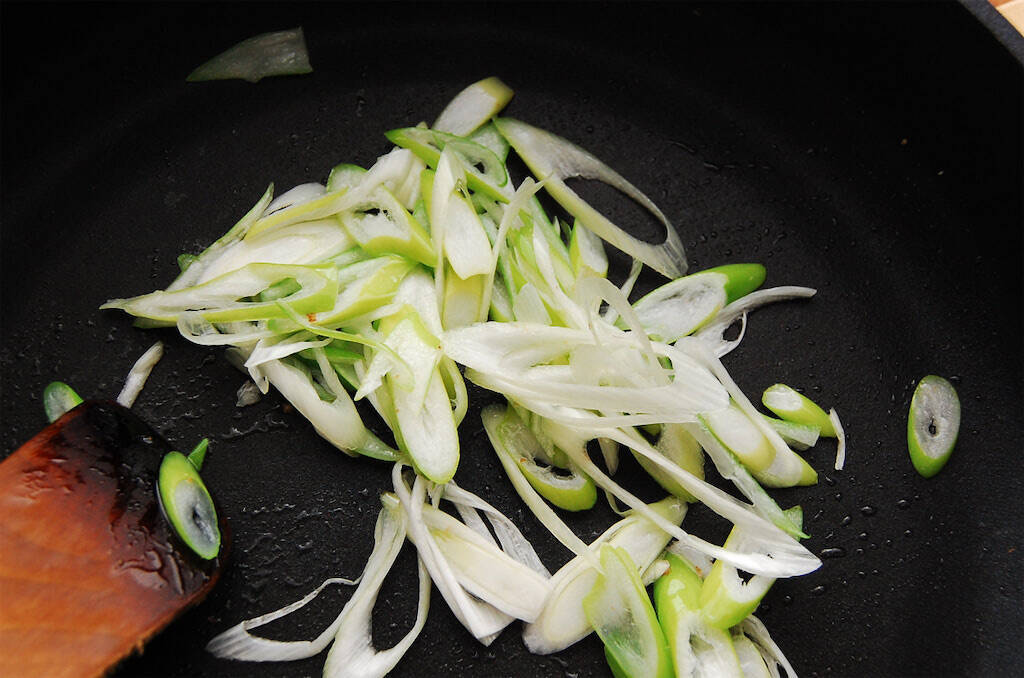 【管理栄養士直伝の養生レシピ】10分で完成♪冷えと疲れは「牛肉とパプリカの中華炒め」でおいしく撃退しない？