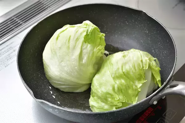 「【農家直伝】レタスは真っ二つで焼くのが至高！「ごろっとレタスのグリル」生＆加熱の旨味ダブルで堪能♡」の画像