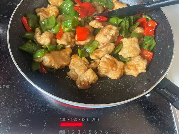 「【鶏むね肉もうパサつかない】砂糖水に1時間漬けるだけ!?驚くほどソフト＆ジューシーに♡【冷めてもフワッフワ】」の画像