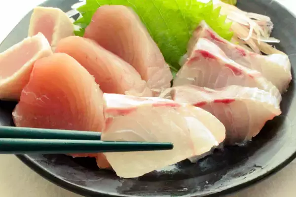 「【初心者でも刺身マスターに】基本の切り方・盛りつけ方を学んで「刺身盛り合わせ」に挑戦！大事なのは高低差!?」の画像