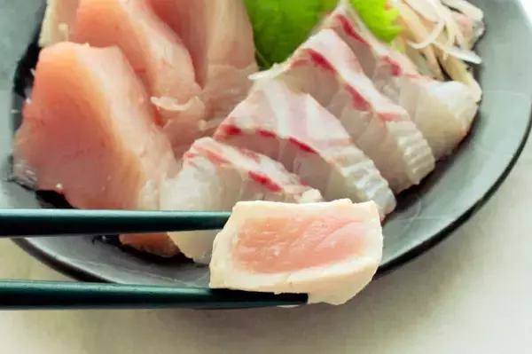 「【初心者でも刺身マスターに】基本の切り方・盛りつけ方を学んで「刺身盛り合わせ」に挑戦！大事なのは高低差!?」の画像