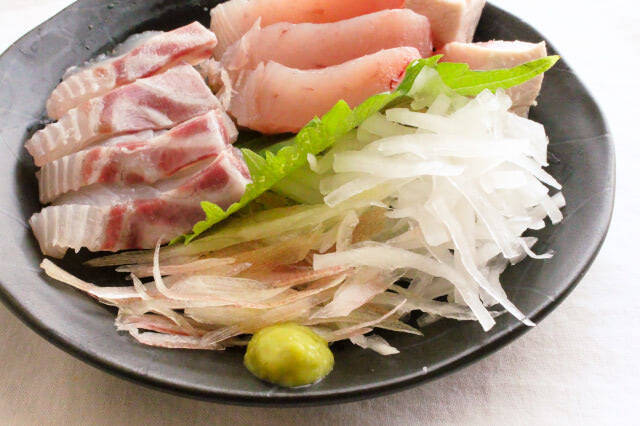 【初心者でも刺身マスターに】基本の切り方・盛りつけ方を学んで「刺身盛り合わせ」に挑戦！大事なのは高低差!?