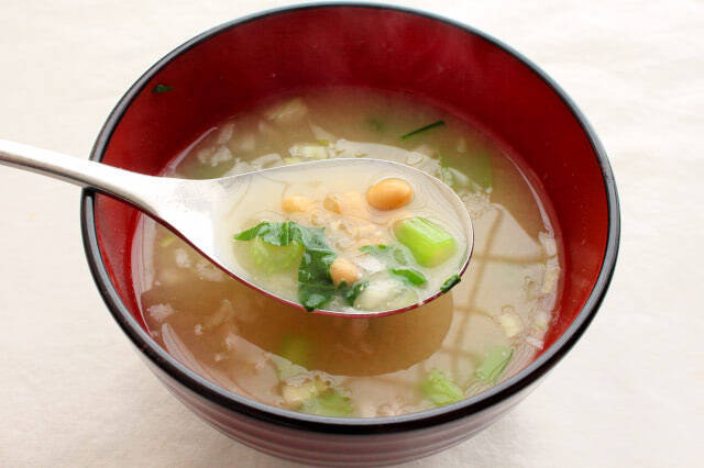 納豆汁に「みじん切り玉ねぎ」後のせしてみた！とろっと優しくてフレッシュ♪【血液サラサラ栄養素もマシマシ】