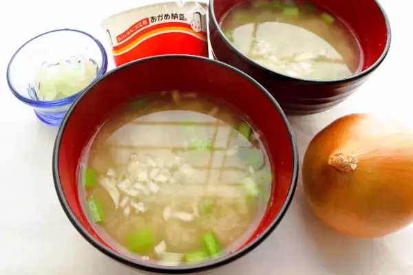 「納豆汁に「みじん切り玉ねぎ」後のせしてみた！とろっと優しくてフレッシュ♪【血液サラサラ栄養素もマシマシ】」の画像