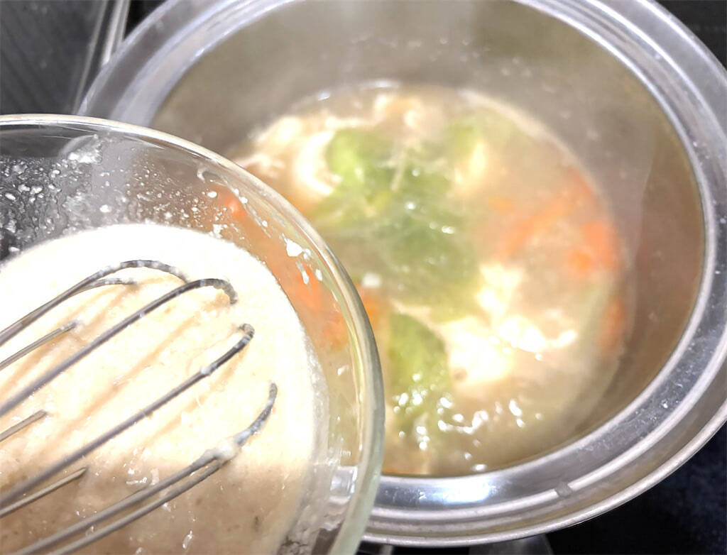 【グレードアップ版みそ汁】キャベツと卵を入れる「粕汁」作ってみた！暑いくらいにあったまるぞ♪