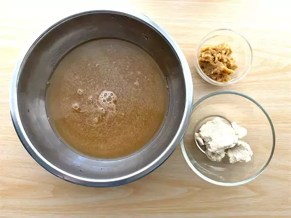 「【グレードアップ版みそ汁】キャベツと卵を入れる「粕汁」作ってみた！暑いくらいにあったまるぞ♪」の画像