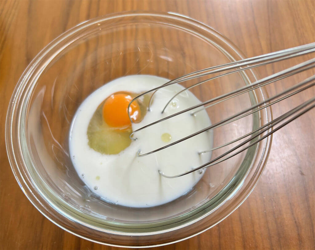【レンチン一発！】爆速スイーツ「苺のオムレット」作ってみた♪ラップの裏ワザでクリーム挟みやす～い♪