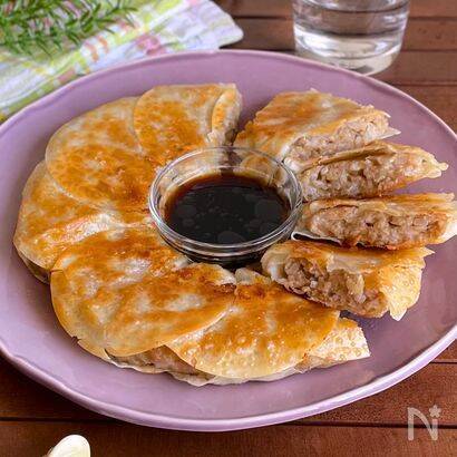 【餃子、もう包まない！】新玉ねぎの「ドーナツ餃子」を超時短で作ってみた！肉汁はあの粉でキャッチ♡