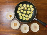 「「ズッキーニのソテー」を【ダイソー】スパイス4種類で食べ比べてみた！1番合うのは…“シナモンシュガー”!?」の画像6